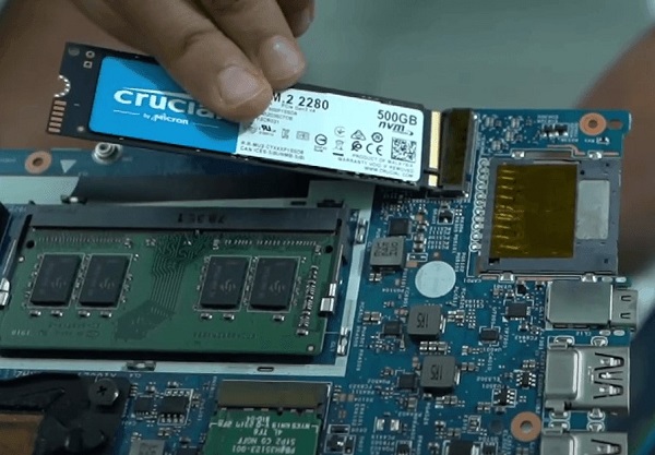 Crucial SSD 설치하기