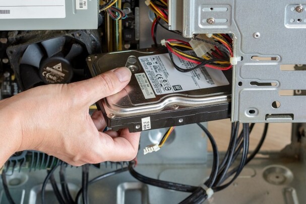 plug hard drive to another computer