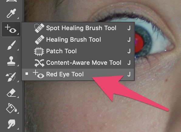 seleccione la herramienta Photoshop Red Eye
