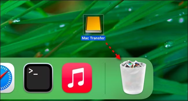 drage the usb to mac trash