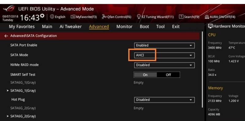 SATAモード AHCI に設定