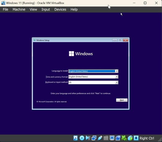 仮想マシン上でWindowsのセットアップを実行している画面