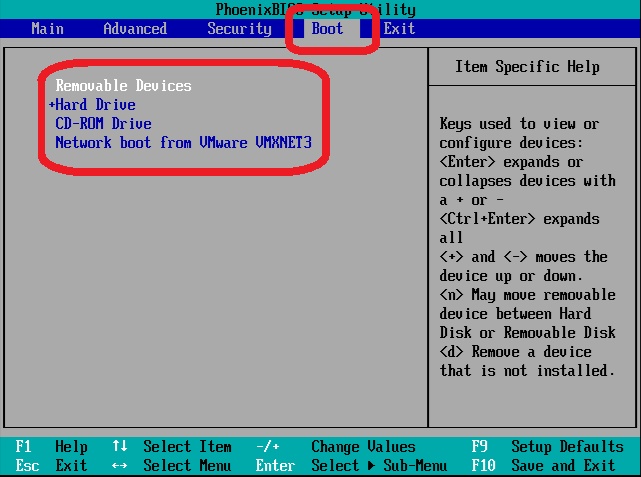 UEFI設定のBootタブでUSBを起動優先に設定した状態