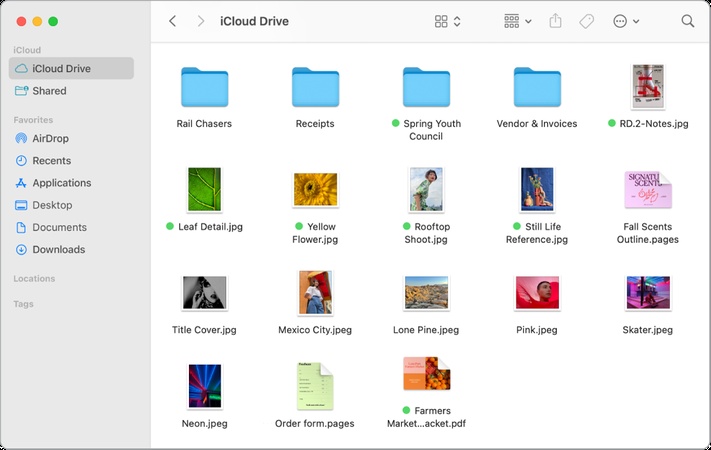 在 Finder 左側欄選擇 「iCloud Drive」