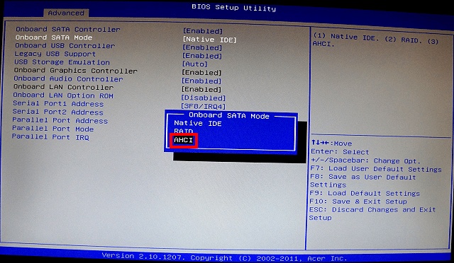 將SATA Mode改為「AHCI」
